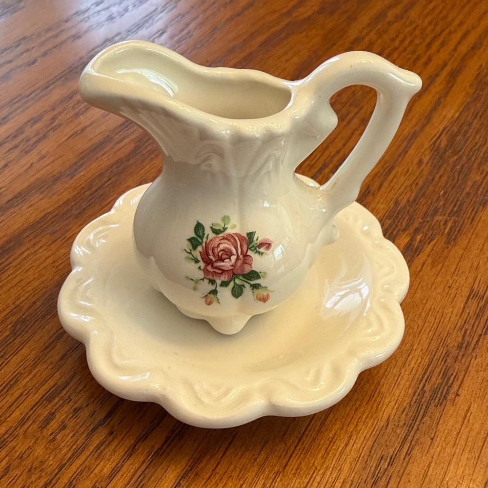Mini Wash Basin with Pitcher - Picture 3 of 5